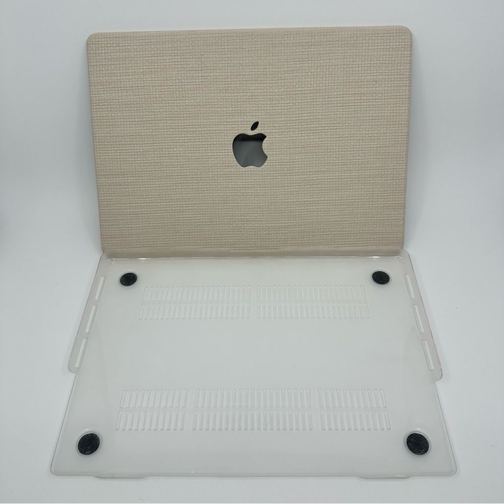 MacBook Pro Beige Woven Case